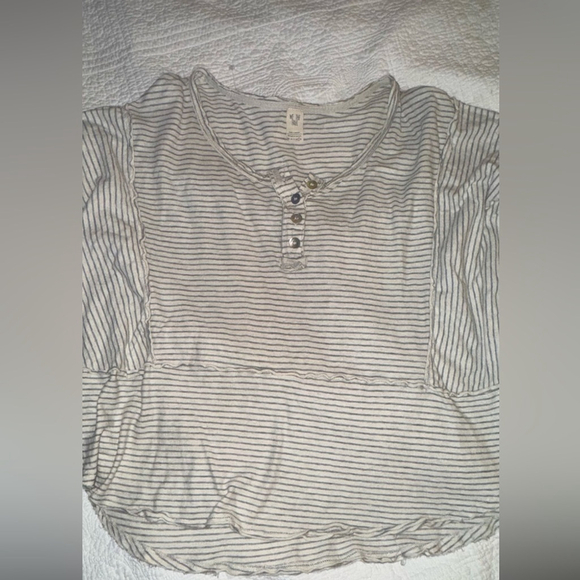 FREE PEOPLE - WE THE FREE HONG KONG HENLEY TEE IN NATURAL - Picture 4 of 4